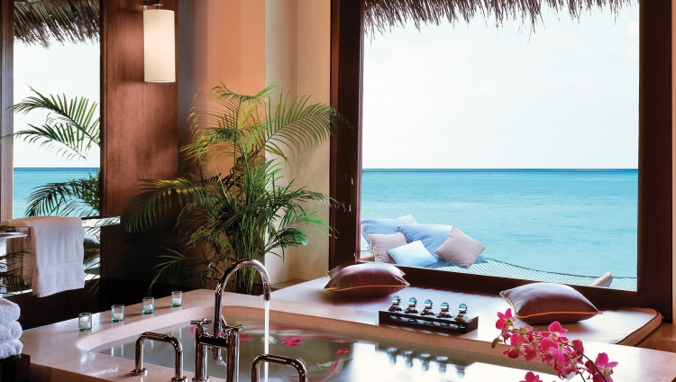 One & Only Reethi Rah - Water Villa Bathtub